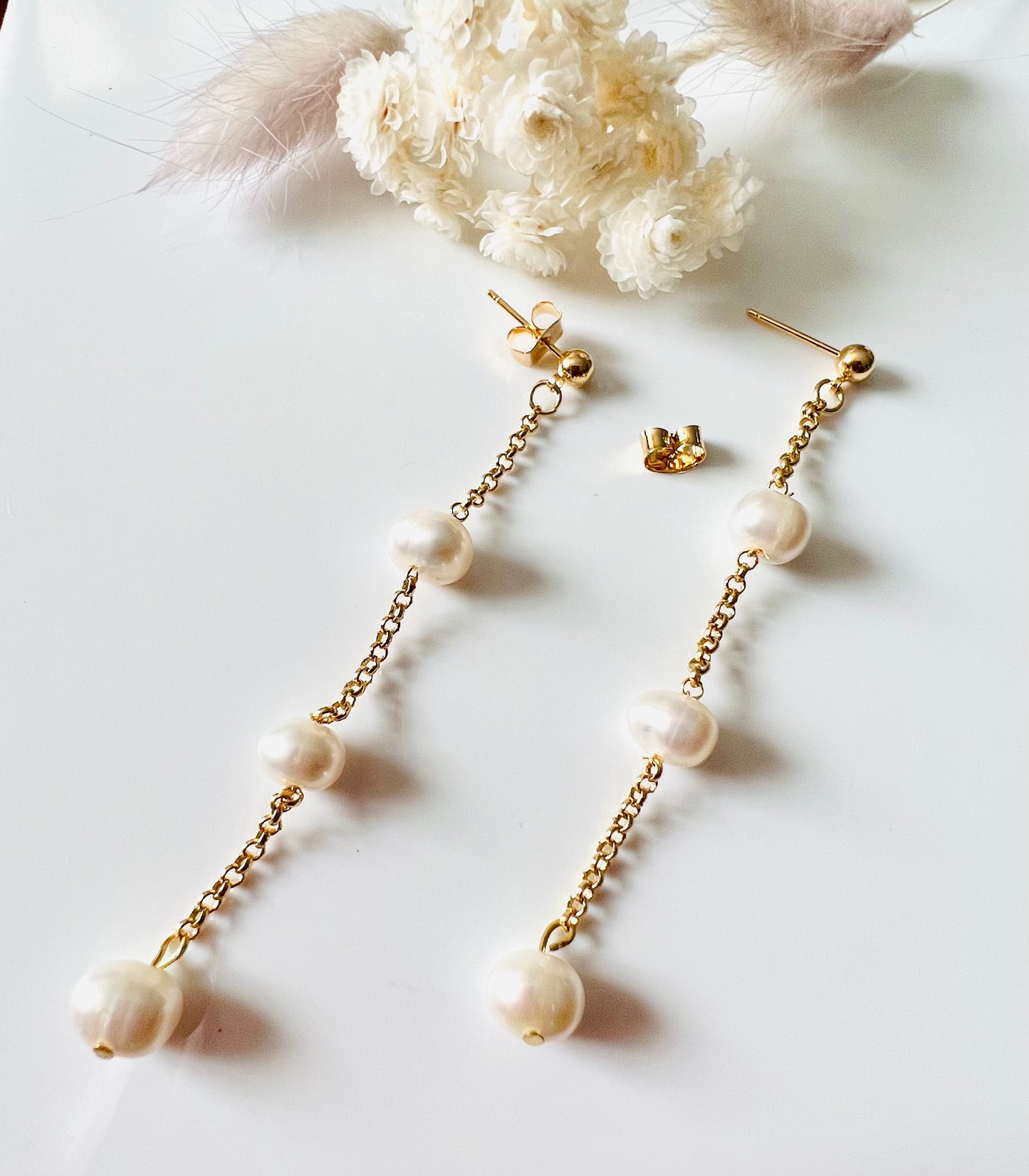 Anne Dangling Pearl Earrings